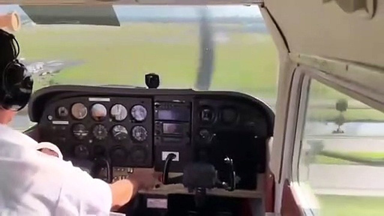 Atterrissage musclé après la sortie de piste de son avion