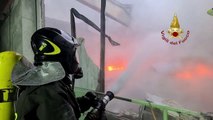Incendio in azienda materiali plastici nel torinese