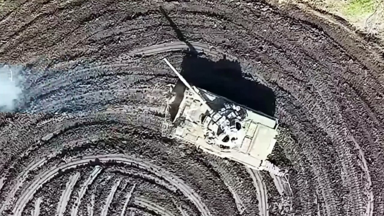 Ukrainian military  destroy Russian tank in huge blast