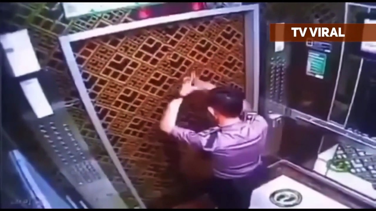 Terekam CCTV  Mereka Gak Sadar Kejadian ini Direkam Momen Paling Memalukan Terekam