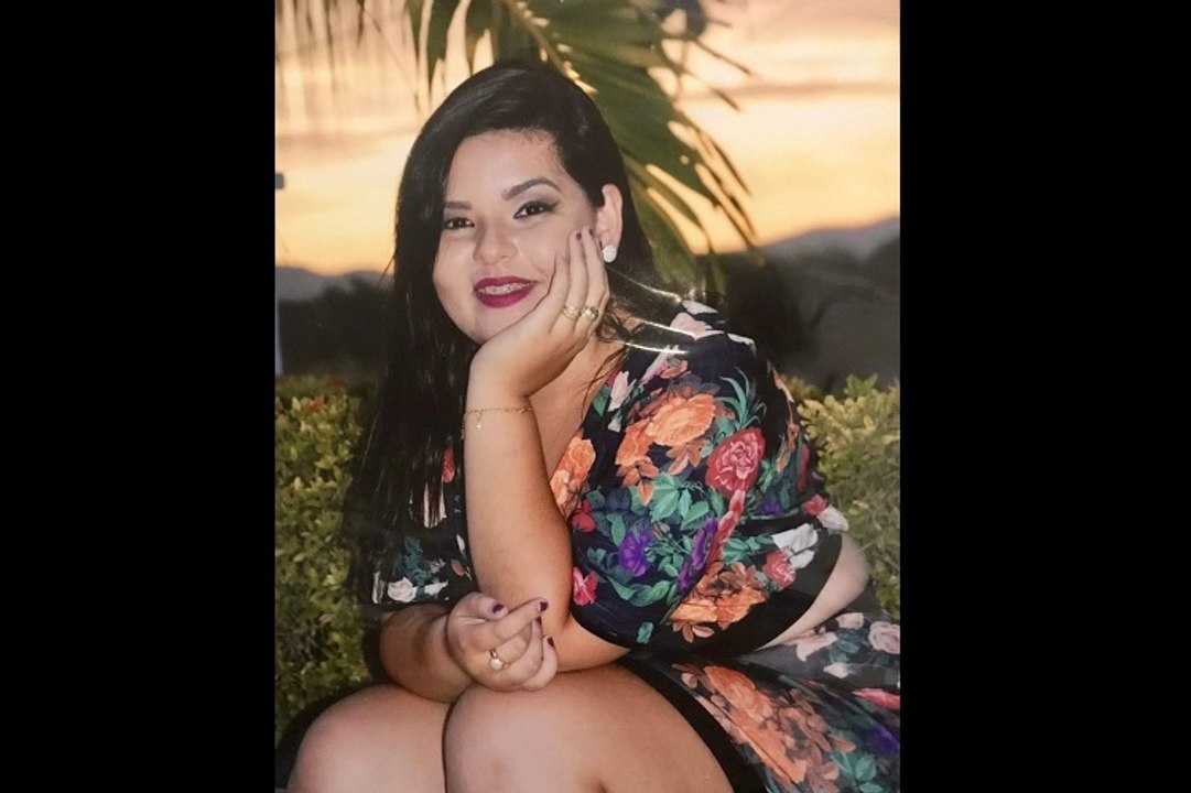 Emocionada, professora cajazeirense faz homenagem à sua filha durante festa das crianças