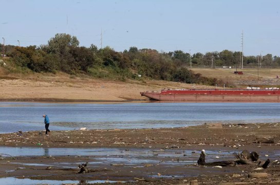 Human Remains and a Shipwreck Uncovered as Mississippi River Levels Continue to Drop amid Drought