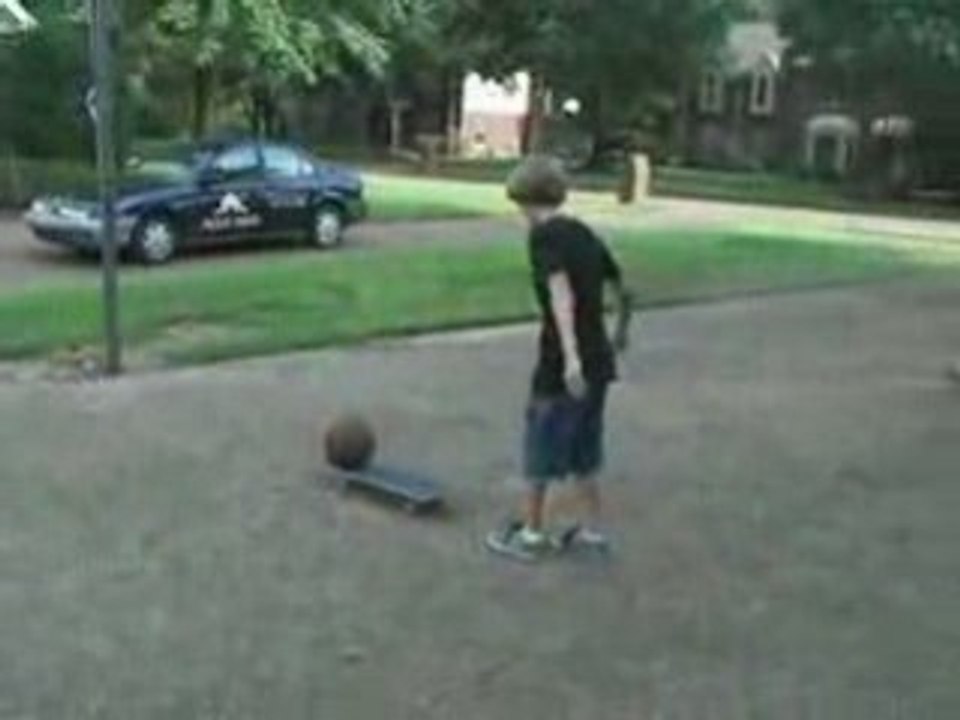 Lancé franc basket avec un skate