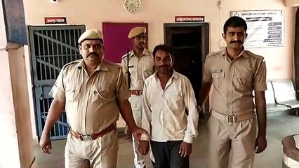 सागवान से भरी ट्रैक्टर-ट्रॉली पकड़ी, एक आरोपी गिरफ्तार