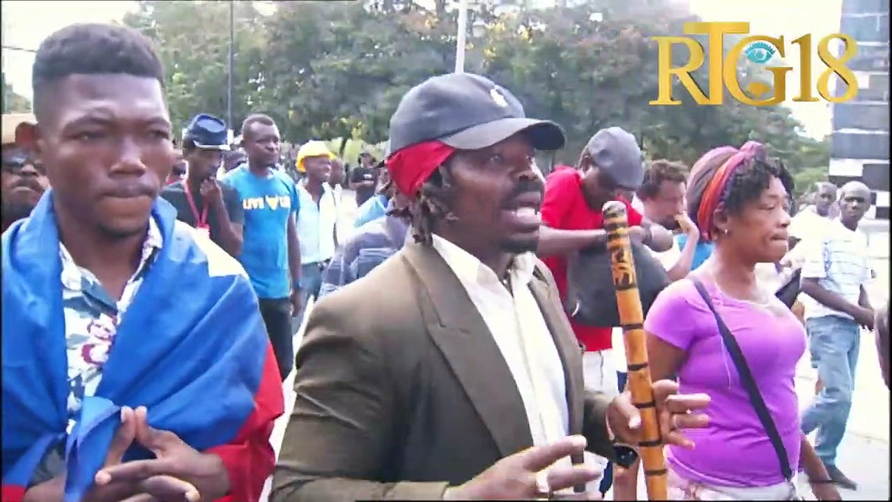 Manifestasyon nan rejyon metwopolitèn nan pou egzije demisyon Premye Minis Dr. Ariel Henry.