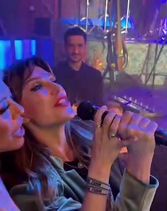 Ξεσάλωσε η Χατζηβασιλείου στην Βίσση: Πήρε το μικρόφωνο και άρχισε το τραγούδι – Αποθεώθηκε