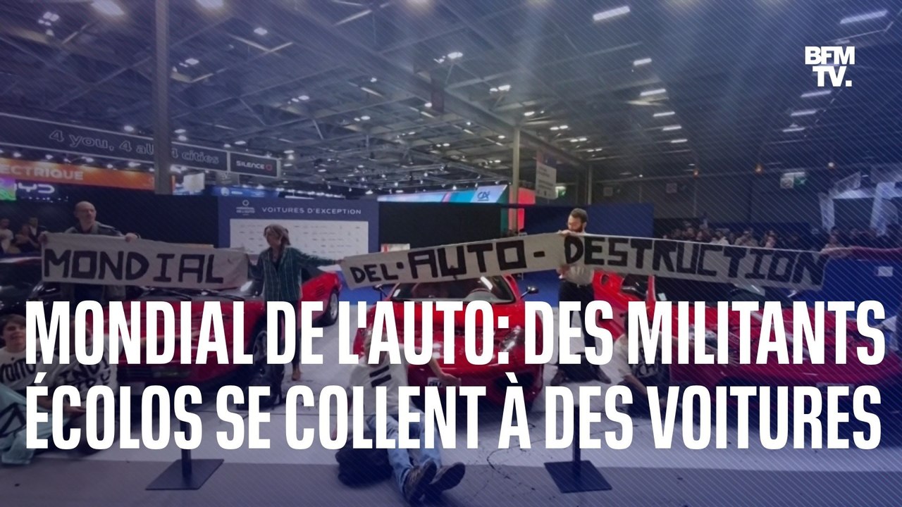 Mondial de l'Auto: des militants d'Extinction Rébellion se collent à des voitures de sport pour dénoncer le "modèle de la voiture individuelle"