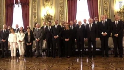 Foto di famiglia del governo Meloni, concluso il giuramento