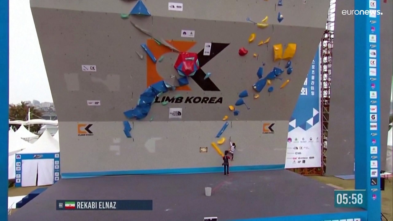 أنباء عن وضع الرياضية الإيرانية إلناز ركابي تحت الإقامة الجبرية ومنظمة حقوقية تدعو لحمايتها