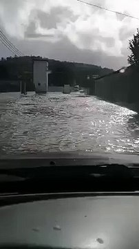 Chuvas alagam ruas em Guimarães. Veja o vídeo