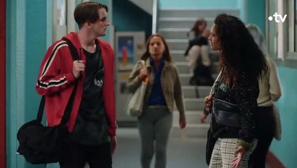 Plus Belle la Vie - Noé apprend la grossesse de Betty