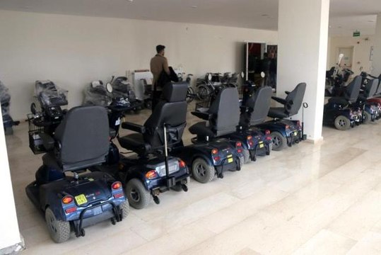 Bitlis gündem haberleri... Bitlis'te 70 bedensel engelliye elektrikli ve akülü araç dağıtıldı