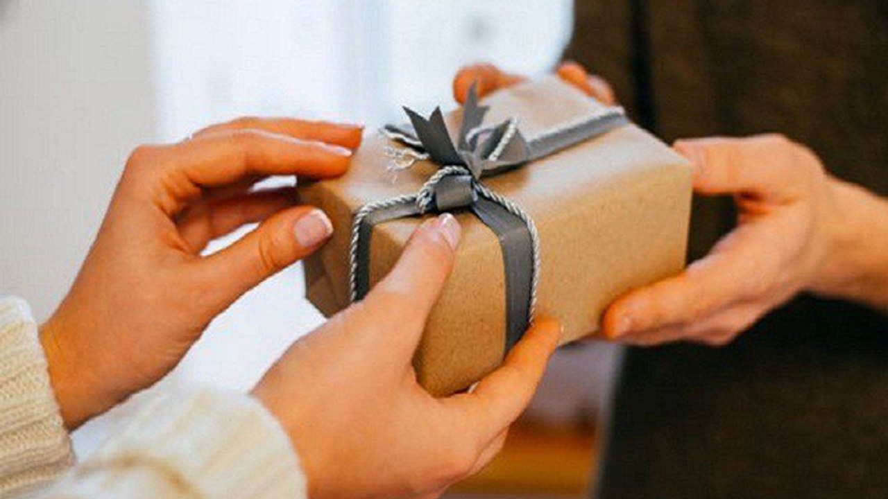 Diwali 2022 : Diwali Gift Ideas, इस दिवाली दोस्तों को दें ये खास Gifts | Boldsky *Lifestyle