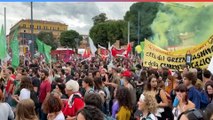 Bologna, la sfilata del corteo anti-Passante