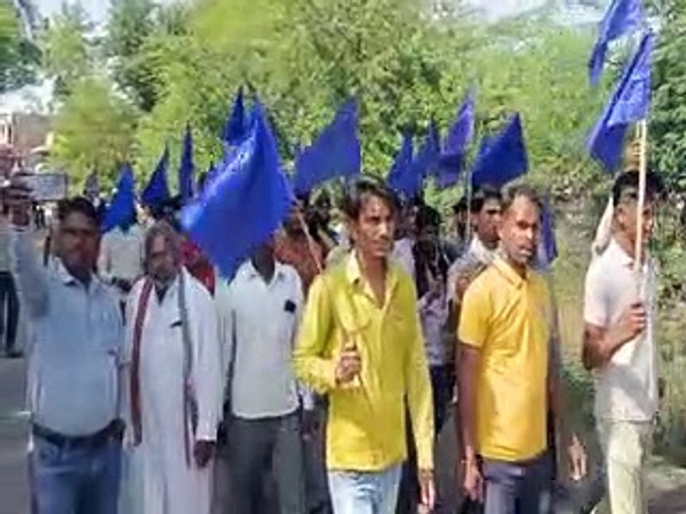 पुलिस कार्रवाई से असंतुष्ट दलितों ने बौद्ध धर्म अपनाया