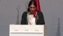 İstanbul Barosu Genel Kurulu... Avukat Nakıpoğlu, Mahsa Jîna Amini'ye Destek İçin Saçını Kesti