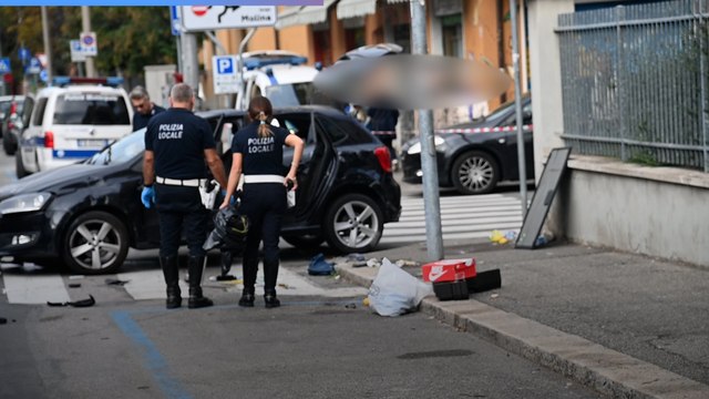 Bologna, tragedia in via Azzurra. Travolta da un'auto dopo la spesa
