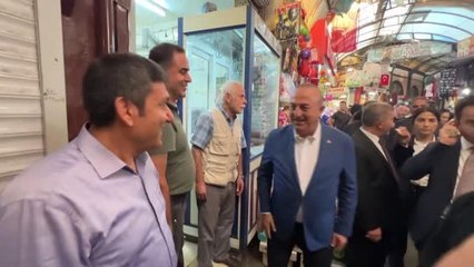 Dışişleri Bakanı Çavuşoğlu, Uzun Çarşı'yı ziyaret etti