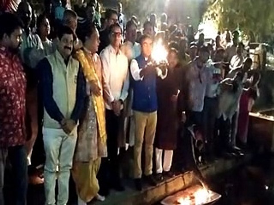 video: दीपोत्सव कार्यक्रम में लोक कलाकारों ने न...