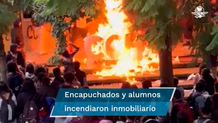 Protestan y queman inmobiliario en CCH Sur por violación de alumna