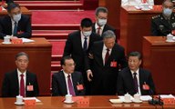 Chine : contre son gré, l’ex-président Hu Jintao escorté hors du congrès du parti communiste