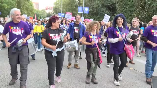 Miles de personas se manifiestan en Madrid en defensa de la sanidad pública