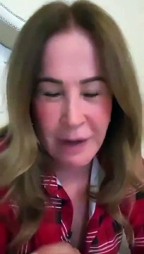 Zilu Godoi se defendeu e garantiu que estava apenas experimentando uma peruca para se vestir de Mortícia, da Família Addams, em uma festa de Halloween