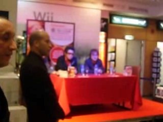 Arrivée de Fujisawa au Virgin Mégastore