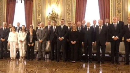 La ultraderechista Giorgia Meloni jura como primera ministra de Italia