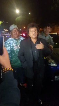 Le tocó a cantar: Gerardo Arias tuvo que utilizar su voz para pasar un bloqueo