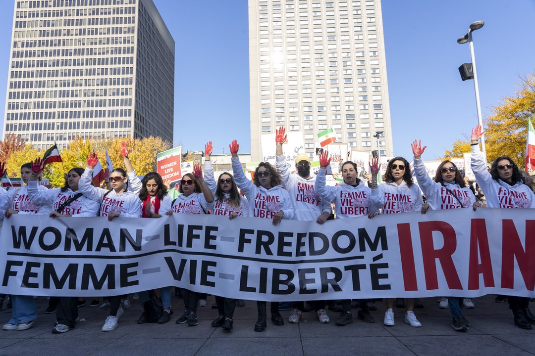 Grande marche à Montréal en soutien au peuple Iranien