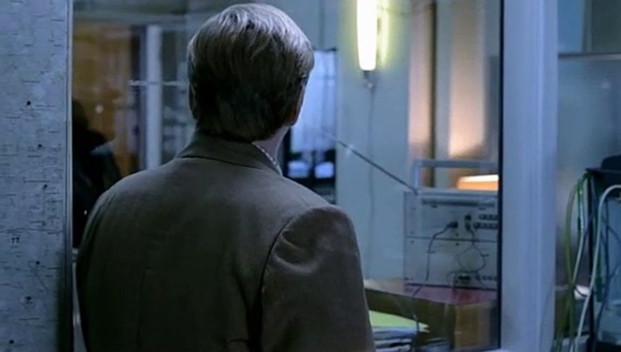 Fred Vargas - Fliehe weit und schnell Staffel 1 Folge 2 - Part 01 HD Deutsch