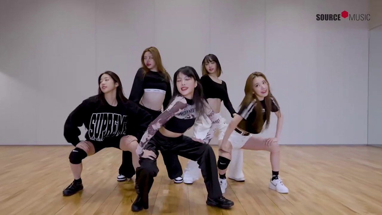 LE SSERAFIM (르세라핌) ‘ANTIFRAGILE’ Dance Practice (Moving ver.)