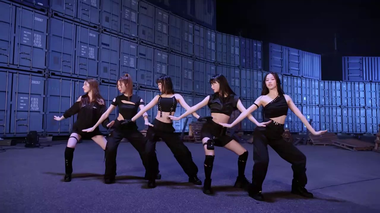 LE SSERAFIM (르세라핌) ‘ANTIFRAGILE’ Special Performance Video