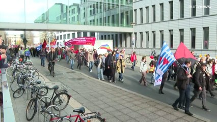 Proteste in 6 Städten: "Wir überlassen den Rechten nicht länger die Straßen!"