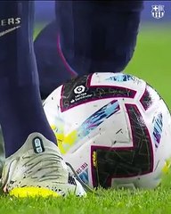 Gavi, calentando con el Barça al más puro estilo Maradona / FCB