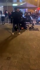 Los ciudadanos retienen a un ladrón en el Born