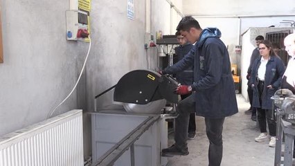 Meslek lisesi öğrencileri okulların ihtiyacı için basketbol potası üretiyor