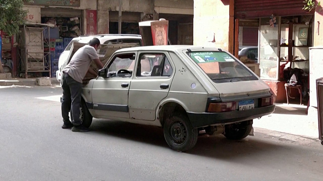 سيارة مطورة كهربائية صديقة للبيئة في مصر