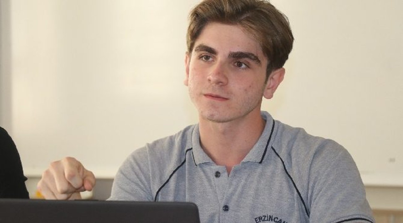 Liseli Batuhan, yapay zeka projesiyle ABD’deki yarışmaya katılacak