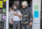 Son dakika gündem: Antalya'da AVM'de yangın; itfaiye eri, solunum cihazı maskesini çalışana verdi