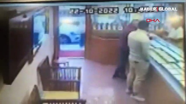 Boğazını keserek öldürdüğü kadının bileziklerini çalmıştı! Zanlının kimliği şok etti