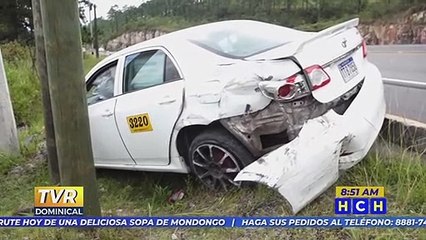 ¡Encunetado dejan taxi tras aparatoso volcamiento en la CA-5, Zambrano!