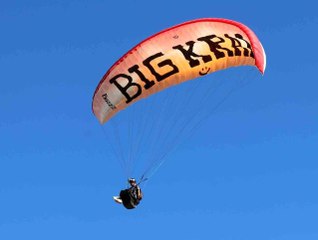 Dünya Yamaç Paraşütü Hedef Şampiyonası'nda kazanan George Coted