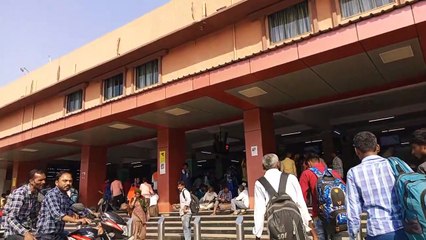 दीपावली पर घर जाने की राह नहीं आसान, ट्रेनें हाऊसफुल