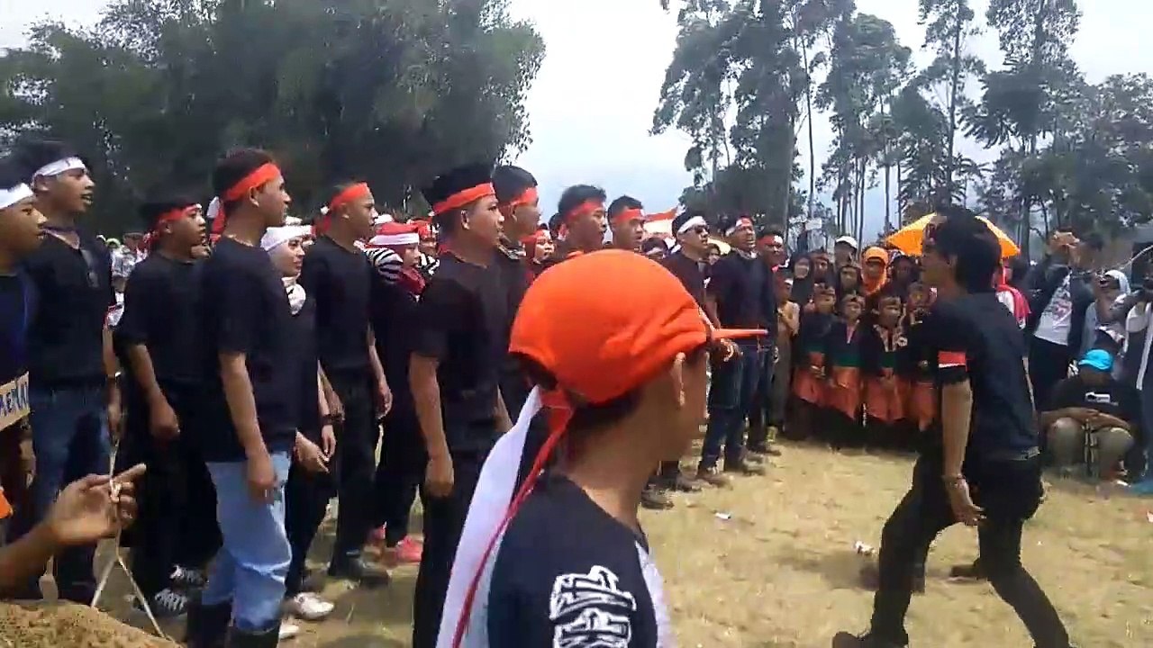 YEL YEL KARANGTARUNA