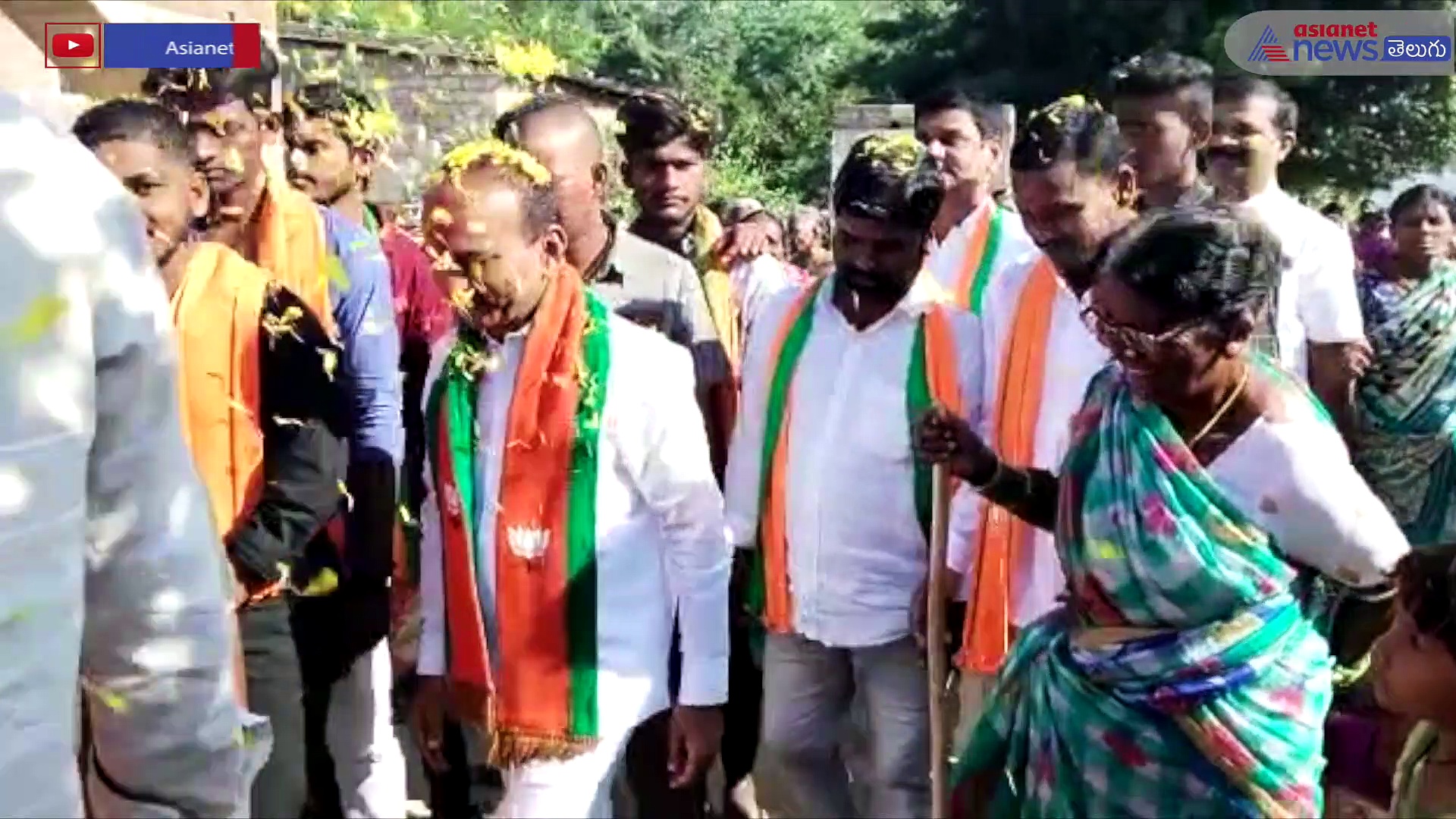 వీరతిలకం దిద్ది, మంగళహారతులు పట్టి... మునుగోడులో ఈటల క్రేజ్ చూడండి...