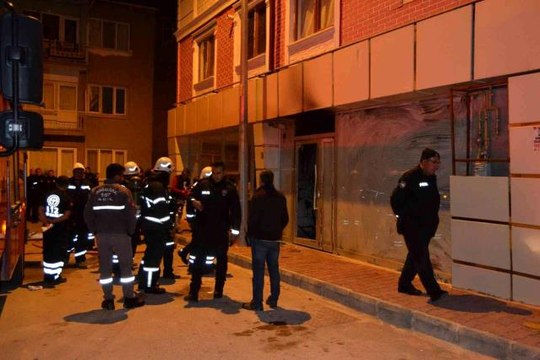 Son dakika haberleri! Depoda çıkan yangın mahalleliyi sokağa döktü