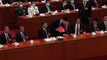 إخراج الرئيس الصيني السابق هو جينتاو رغما عنه من القاعة خلال مؤتمر الحزب الشيوعي