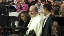 Salman Rushdie pierde la visión en un ojo y el uso de una mano por el apuñalamiento